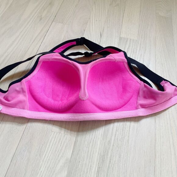 BUY 1 GET 1 FREE 32c Victoria’s Secret hot pink sports bra - Picture 8 of 12